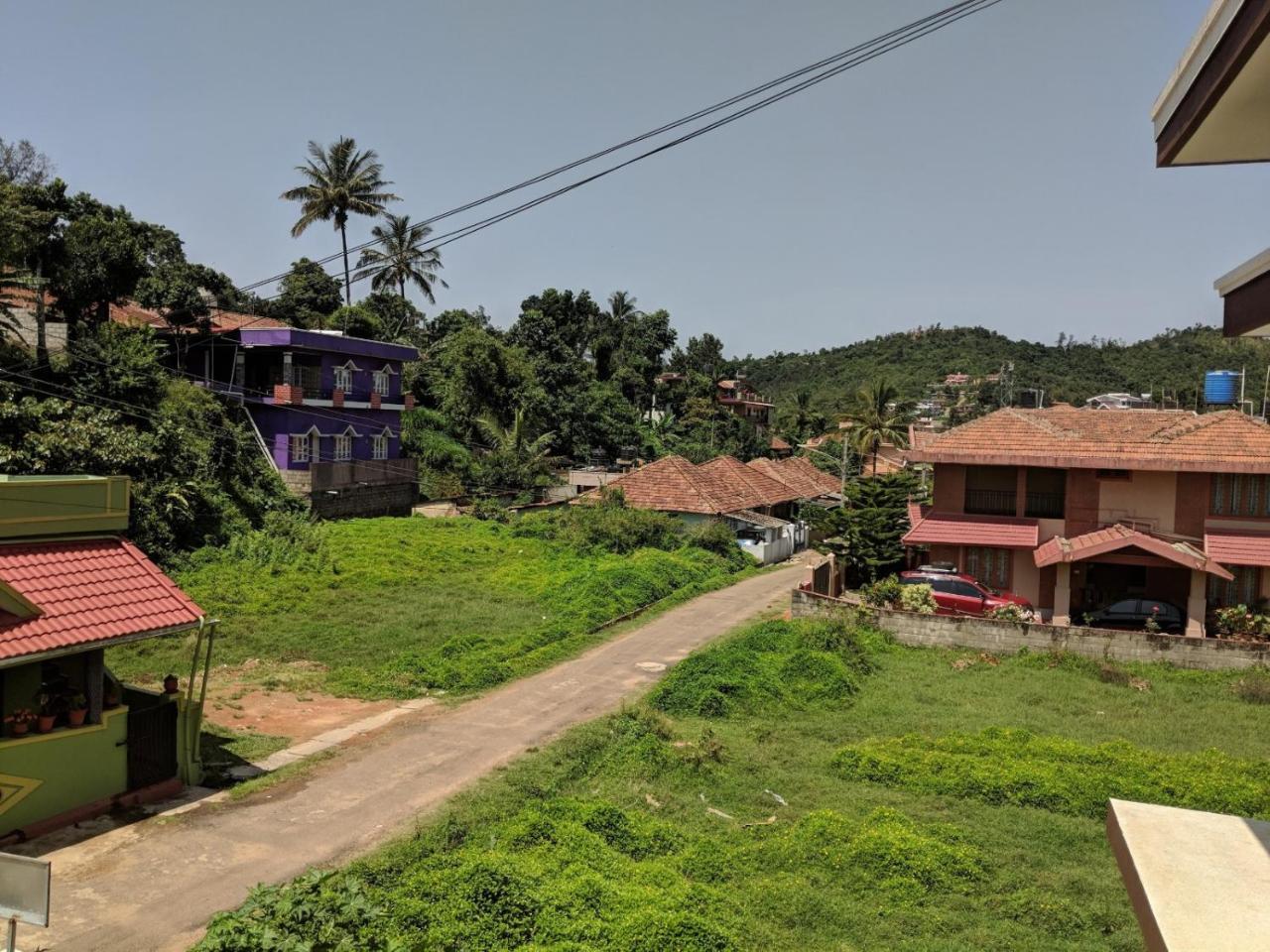 Karkera Comforts Hotell Madikeri Eksteriør bilde